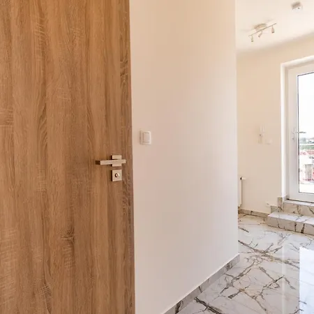 Penthouse # 81 With Panoramic View In Elite Rezidence With Free Parking * Prag
