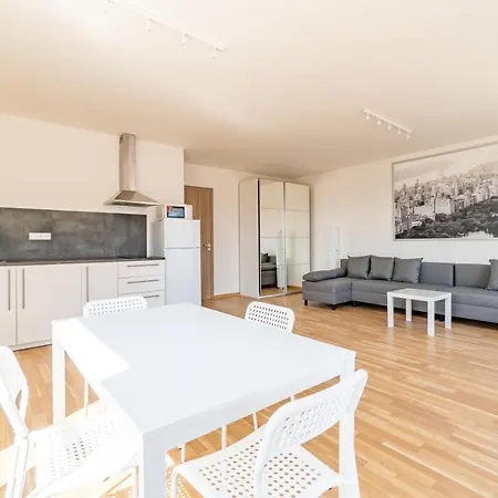 Penthouse # 81 With Panoramic View In Elite Rezidence With Free Parking Apartment Prague